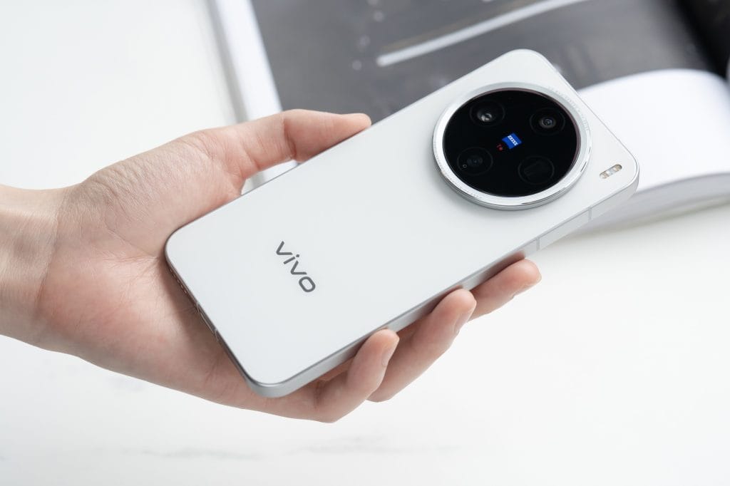 Nokia Ace Pro vs. Vivo X200 Pro Mini: 16 GB de RAM, câmeras de 200 MP!