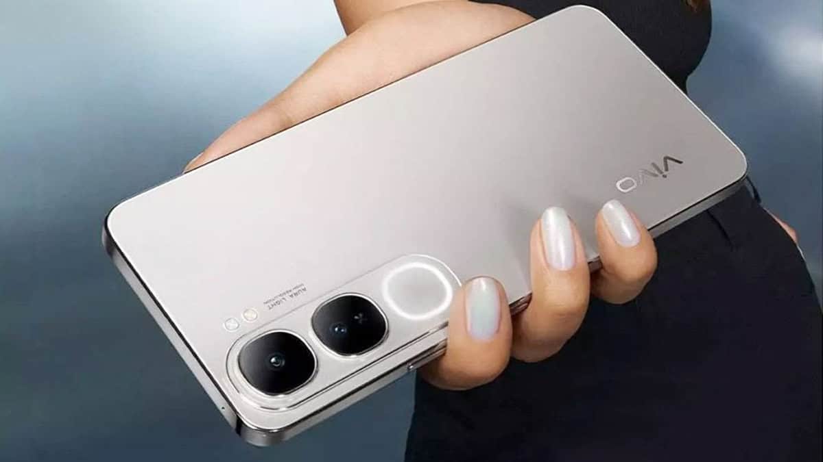Nokia McLaren Xtreme vs vivo V50 Lite: bateria de 8600 mAh, 16 GB de RAM!
